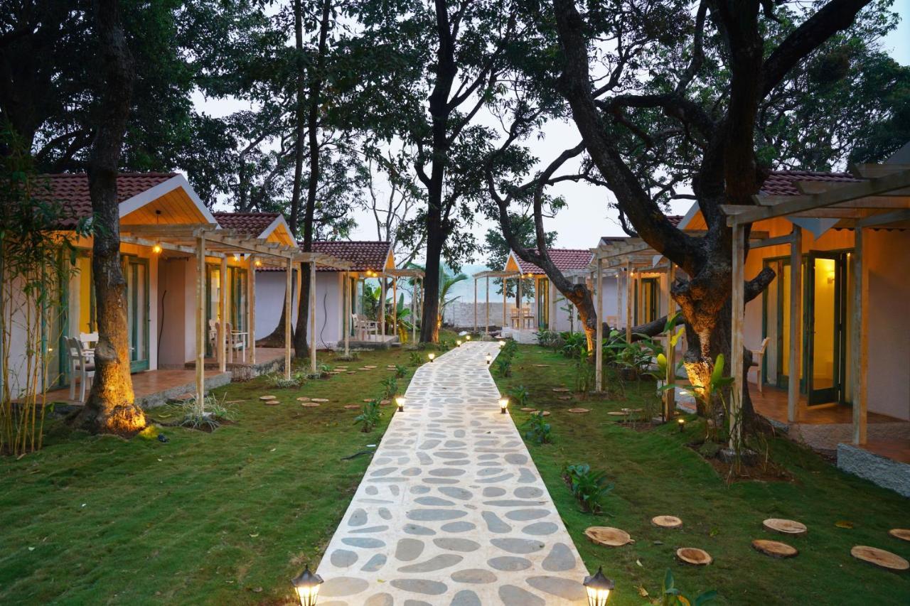 บลู รีสอร์ต วากาตอร์ กัว Hotel ภายนอก รูปภาพ